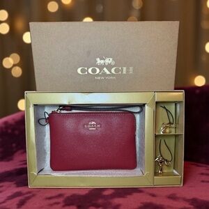 ♥️COACH♥️1941 Red Boxed Leather Corner Zip Wristlet with 2 Charms/NIB